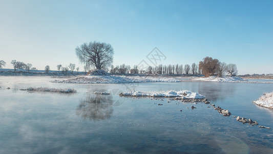 内蒙古冬季冰雪河流树木景观背景图片