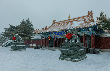 内蒙古呼和浩特大昭寺冬季雪景图片