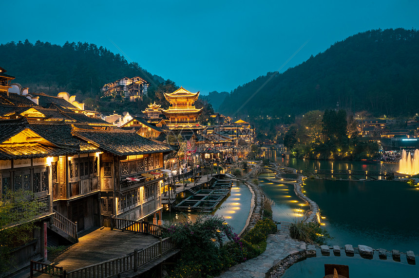 贵州遵义乌江寨夜景图片