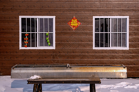 冬季冰雪小木屋图片