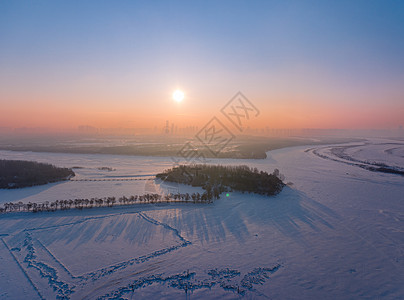 航拍远处的哈尔滨第二十五届冰雪大世界摩天轮图片