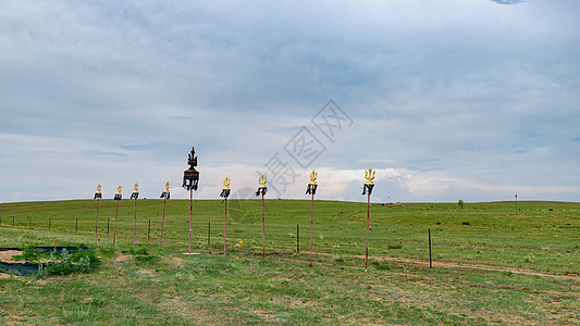 内蒙古夏季草原蒙元建筑旅游图片