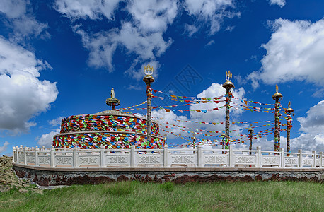 内蒙古夏季草原蓝天白云敖包图片