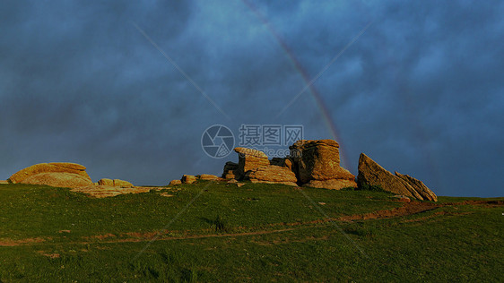 内蒙古辉腾锡勒草原夏季傍晚景观图片