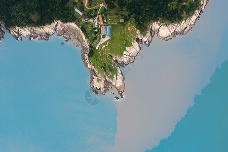 航拍浙江岱山岛海边海水分层现象图片