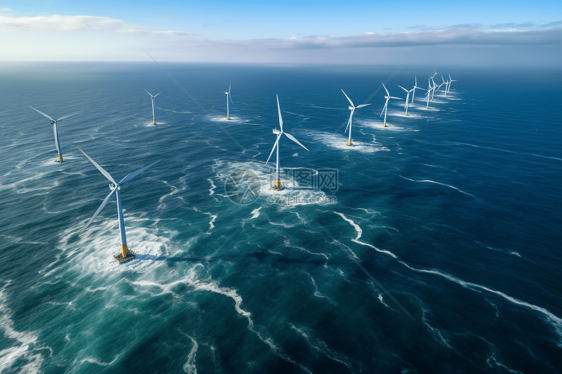 海洋上一整排风力发电机图片