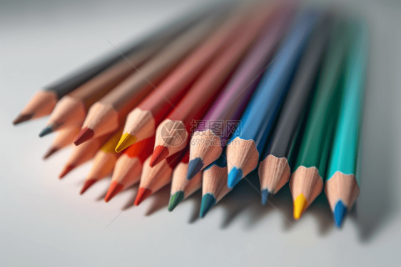 绘画使用的彩色铅笔图片