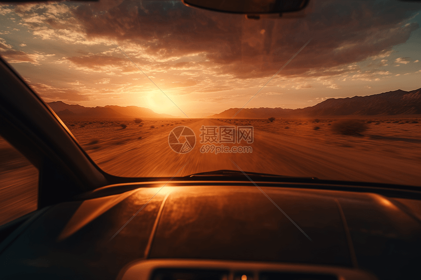 一辆自动驾驶汽车在广阔而毫无生气的沙漠中行驶，美丽的日落提供了温暖的橙色色调。以电影的感觉从低角度。图片