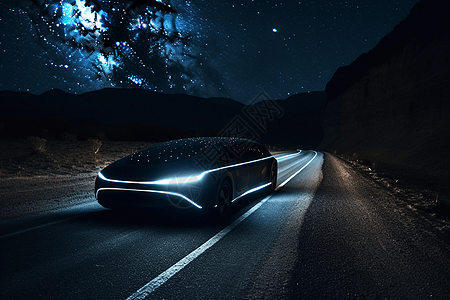 夜晚一辆自动驾驶汽车在蜿蜒道路上行驶图片