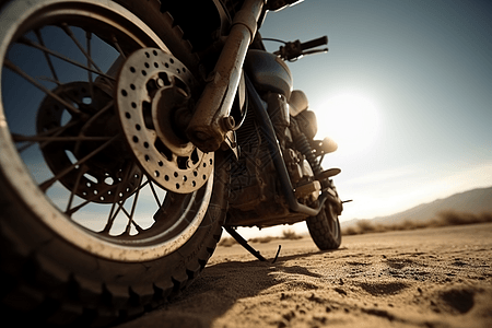 停在荒漠中的摩托车图片