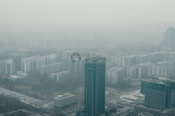 雾霾的城市图片