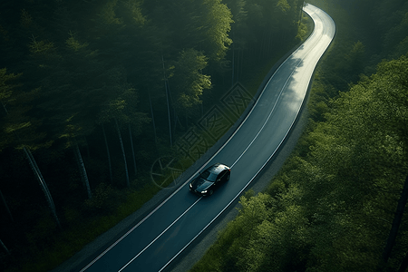 汽车在蜿蜒的公路上行驶图片