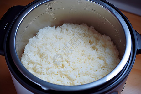 电饭煲里的米饭图片