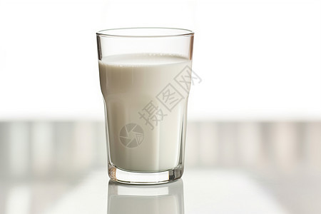 一杯营养的牛奶图片