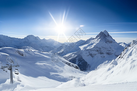 阳光下的雪山图片