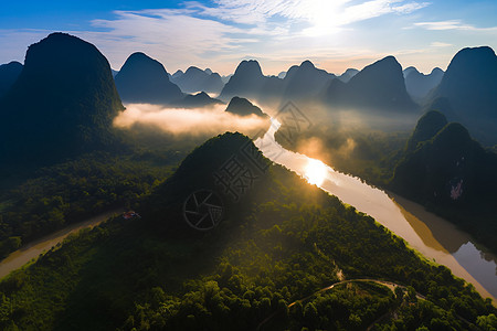 喀斯特地貌的日出景色高清图片