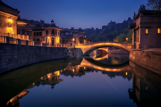 夜晚下的古城建筑图片