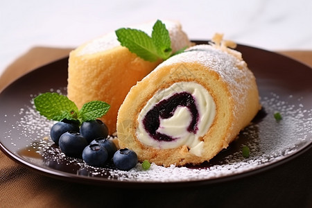 美味的蓝莓蛋糕卷图片