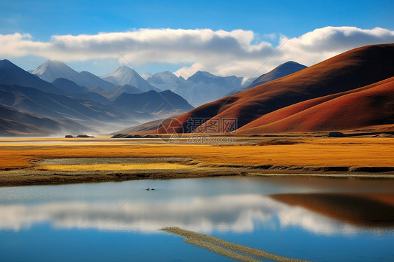 湖泊和山脉的唯美风景图片