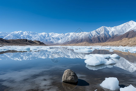 唯美的雪山风景图片