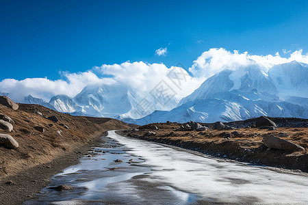 户外的雪山美景图片