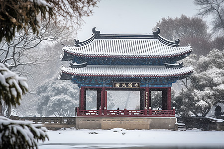 冬季湖边的凉亭雪景图片