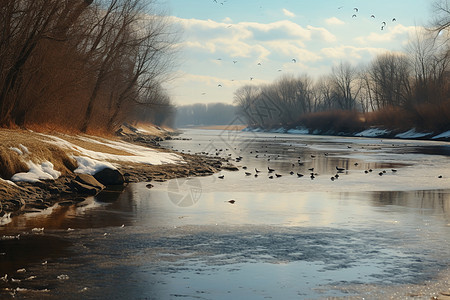解冻的河水图片