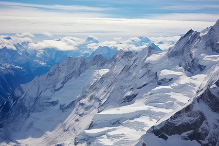 冬天冰川的雪山图片