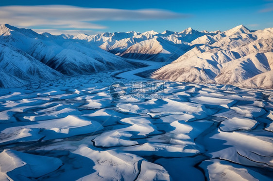 冬季的雪山图片