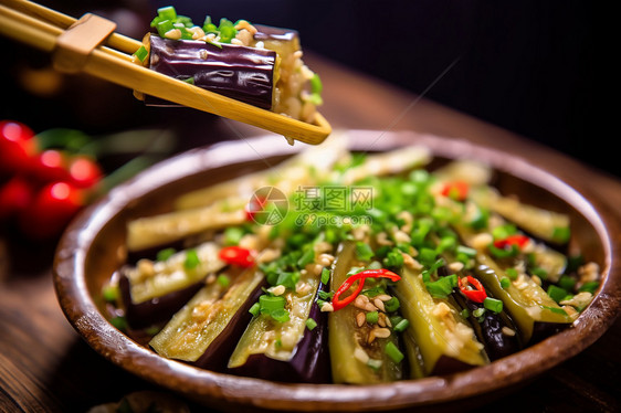 夏季凉菜生拌茄子图片