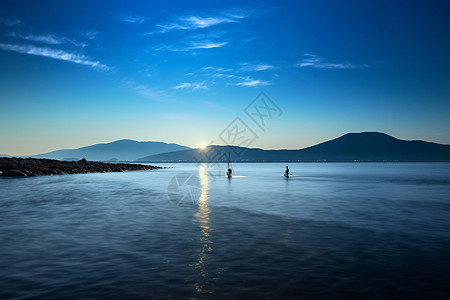 夏天晚上海滩图片