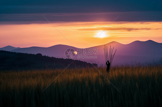 唯美的夕阳落山景观图片