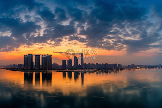 日落美丽的城市风景图片