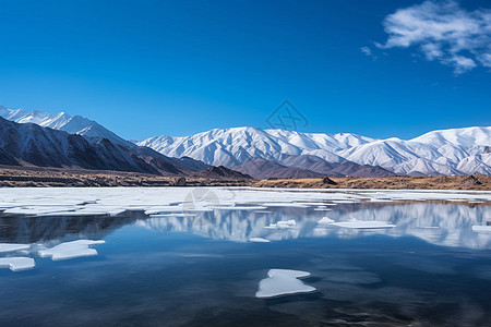 美丽寒冷的雪山图片