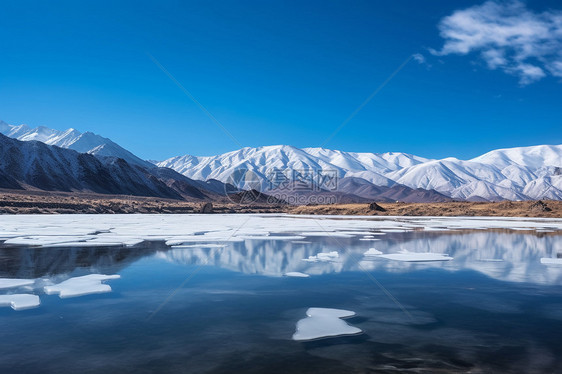 美丽寒冷的雪山图片