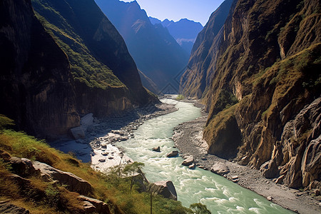 山下激流风景图片