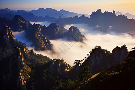 唯美的山脉云雾风景图片