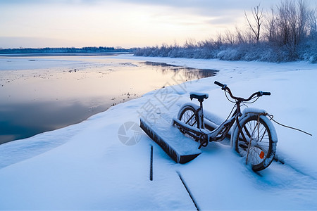 日落时户外的雪景图片