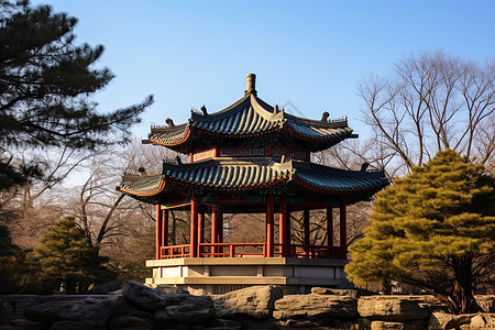 山上寺庙公园里的凉亭背景