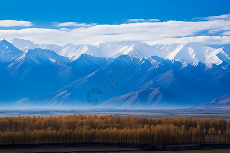 连绵的山脉背景图片