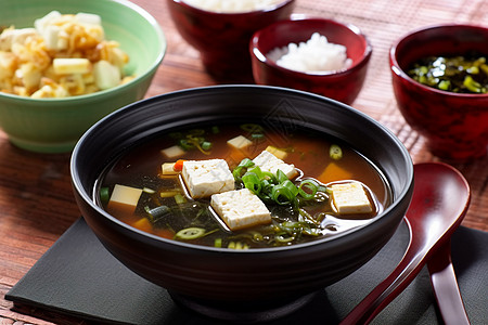 日本和室裙带菜和豆腐背景