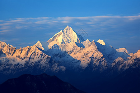 壮丽的山峰图片