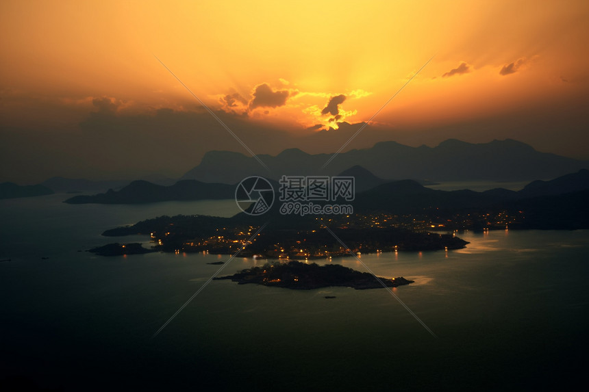 海岛的日落景观图片
