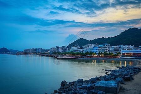 海边景色傍晚的江边背景