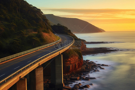 日落时分的海崖桥上图片