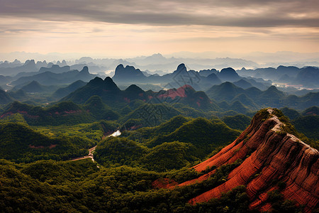 户外山峰的风景图片