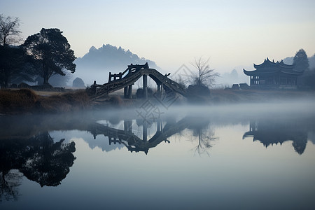 迷雾笼罩的黄山景区图片