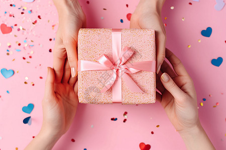 粉色的礼物盒图片