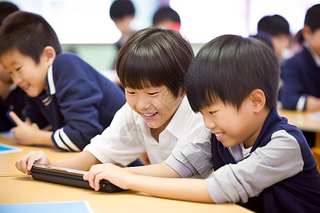 讨论课堂的小学生图片