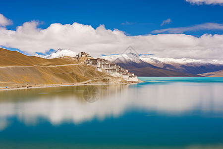 雪山高原湖泊图片